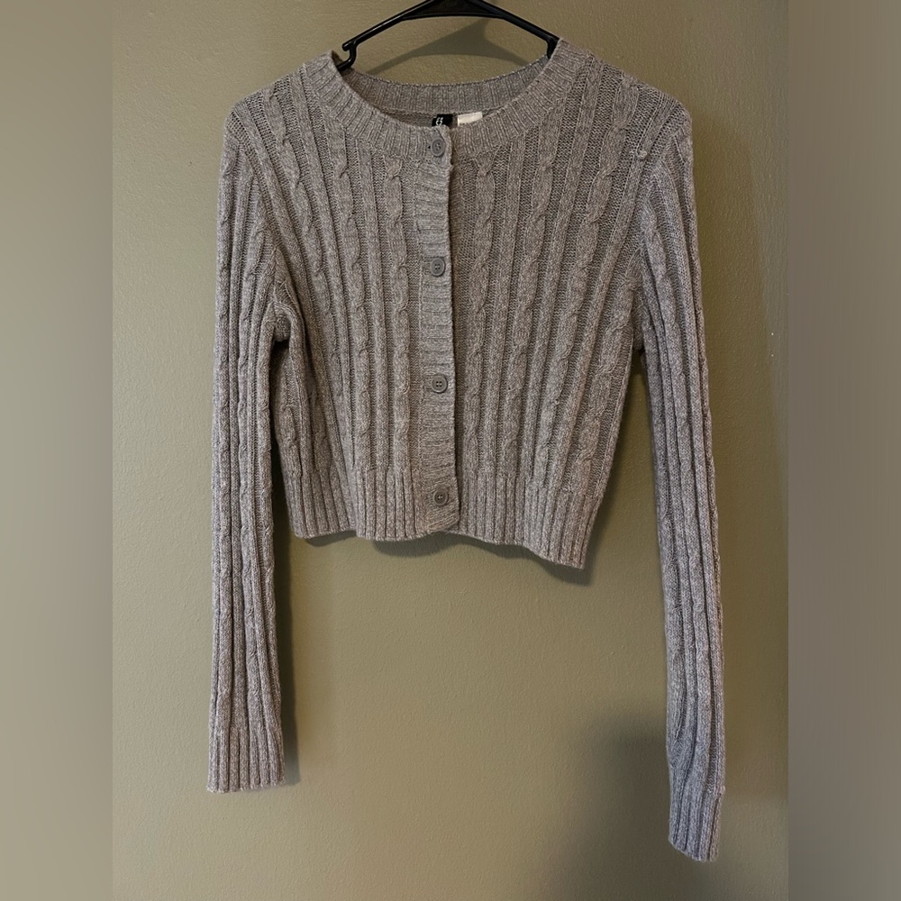 HM Divided gray cable knit cardigan